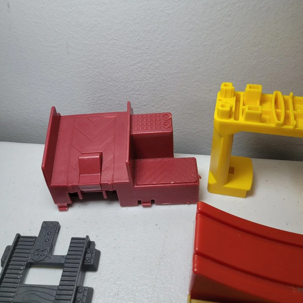 Mixed Lot Train Track Pieces Accessories Thomas Railway‎ Bridges Signs Crane